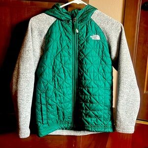 The North Face Boys Sz Medium 10/12 Green Gray Sweater Sleeve Quilted Jacket EUC